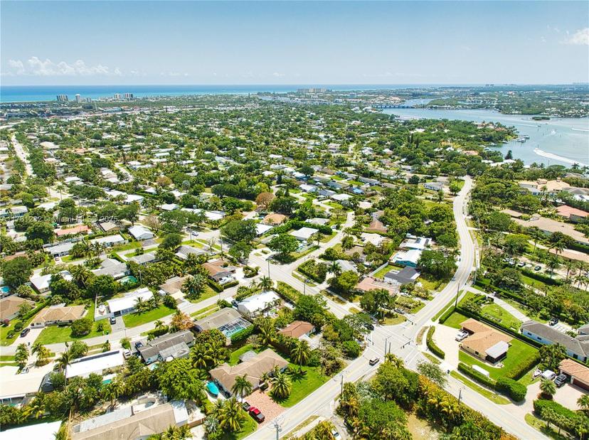 Picture of 470 Tequesta Dr, Tequesta FL 33469