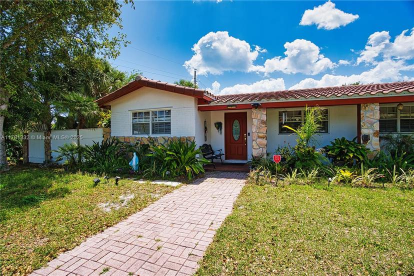 Picture of 470 Tequesta Dr, Tequesta FL 33469