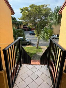 Picture of 10863 NW 7Th St # 20, Miami, FL 33172