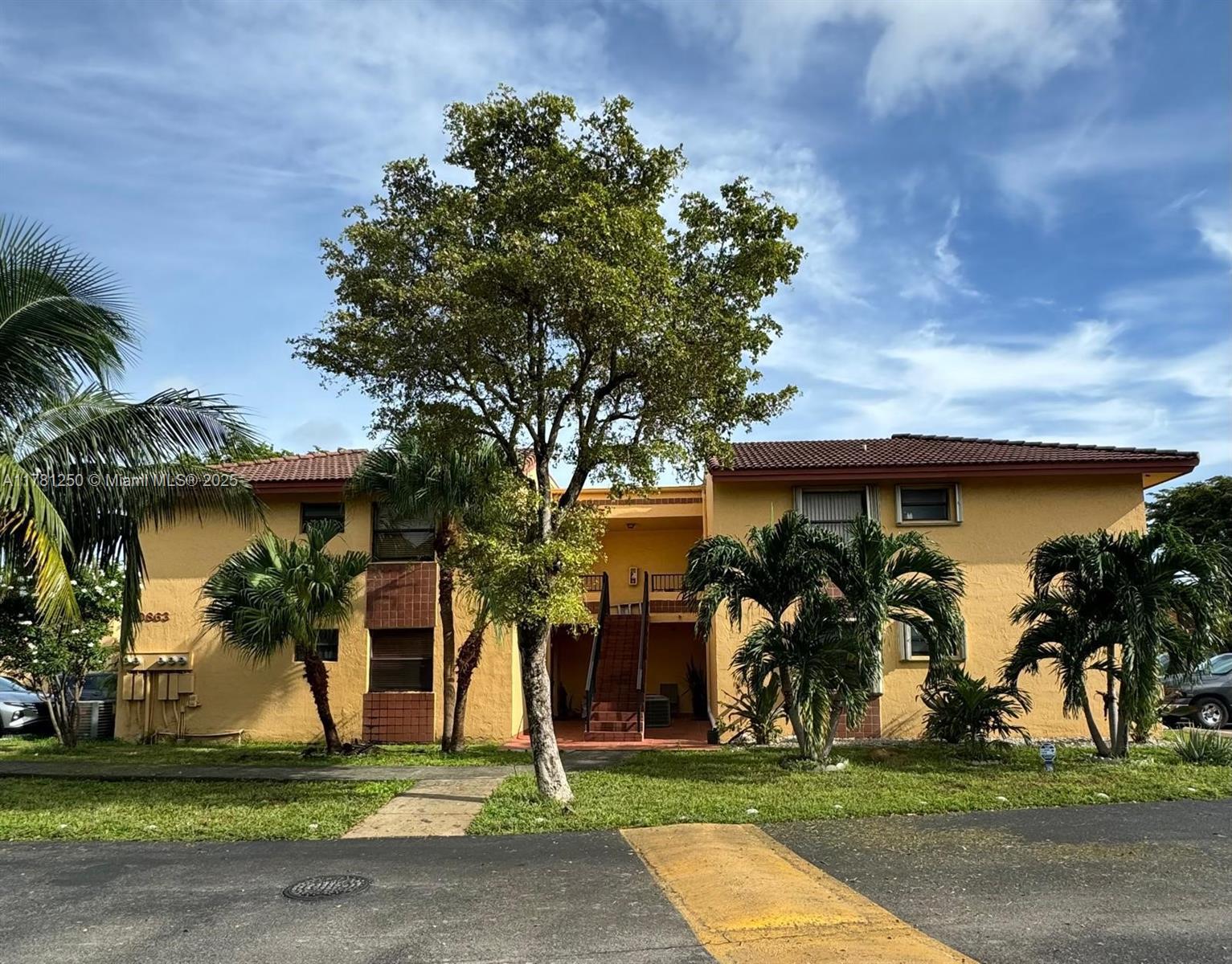 Picture of 10863 NW 7Th St # 20, Miami, FL 33172