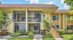Picture of 327 Lakeview Dr # 203, Weston, FL 33326