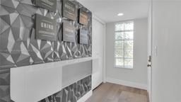 Picture of 327 Lakeview Dr # 203, Weston, FL 33326