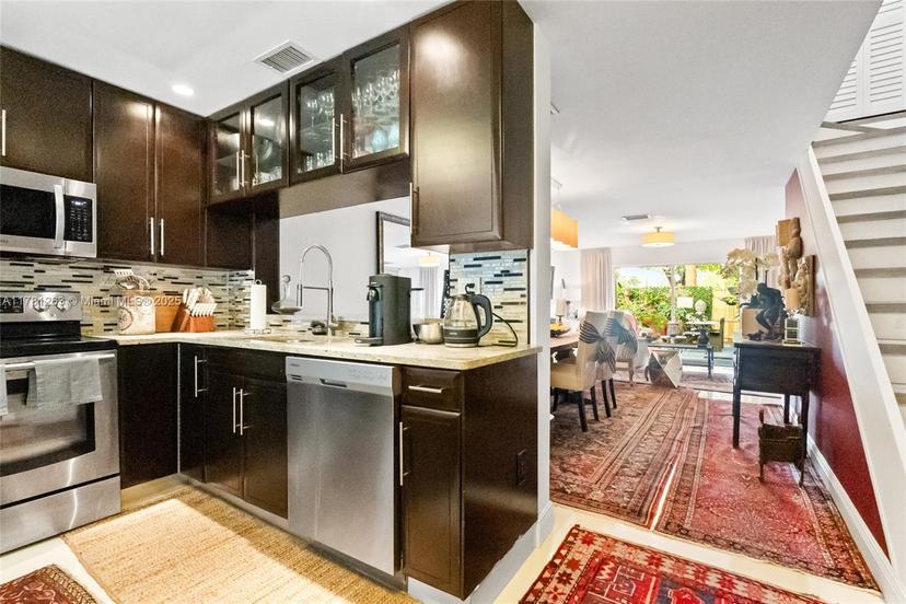 Picture of 3062 S Oakland Forest Dr # 205, Oakland Park FL 33309