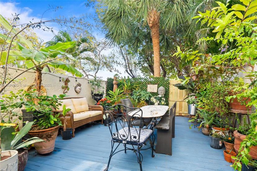 Picture of 3062 S Oakland Forest Dr # 205, Oakland Park FL 33309
