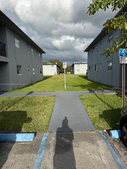 Picture of 4250 SW 67Th Ave # 48, Miami, FL 33155