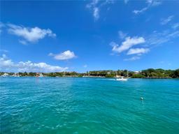 Picture of 2772 NE 30Th Ave # 7B, Lighthouse Point, FL 33064