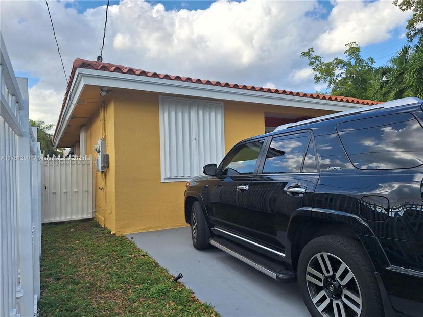 Picture of 3001 NW 3Rd St, Miami FL 33125