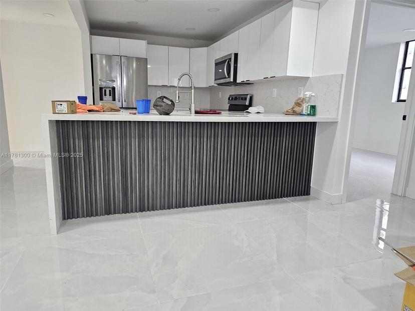 Picture of 7125 Bay Dr # 506, Miami Beach FL 33141