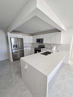 Picture of 7125 Bay Dr # 506, Miami Beach, FL 33141