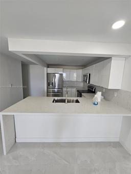 Picture of 7125 Bay Dr # 506, Miami Beach, FL 33141