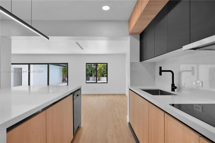 Picture of 10618 NE 11Th Ave, Miami Shores FL 33138