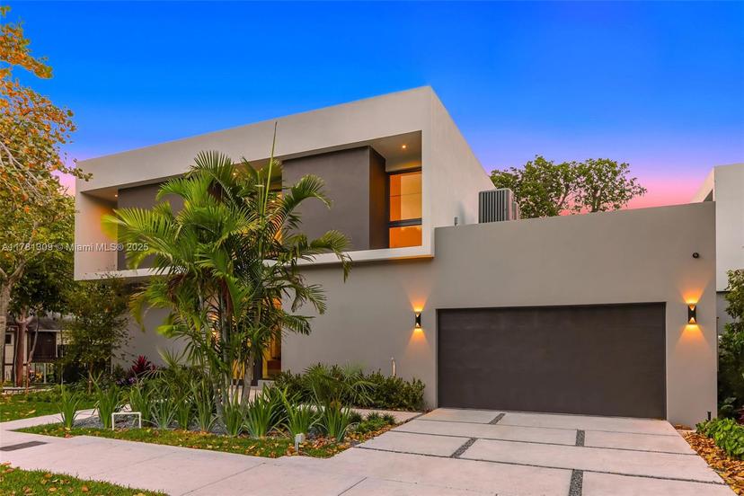 Picture of 2851 W W Trade Ave, Miami FL 33133