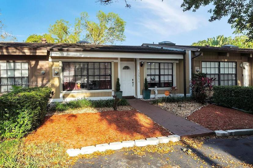 Picture of 13511 SW 101St Ln, Miami FL 33186