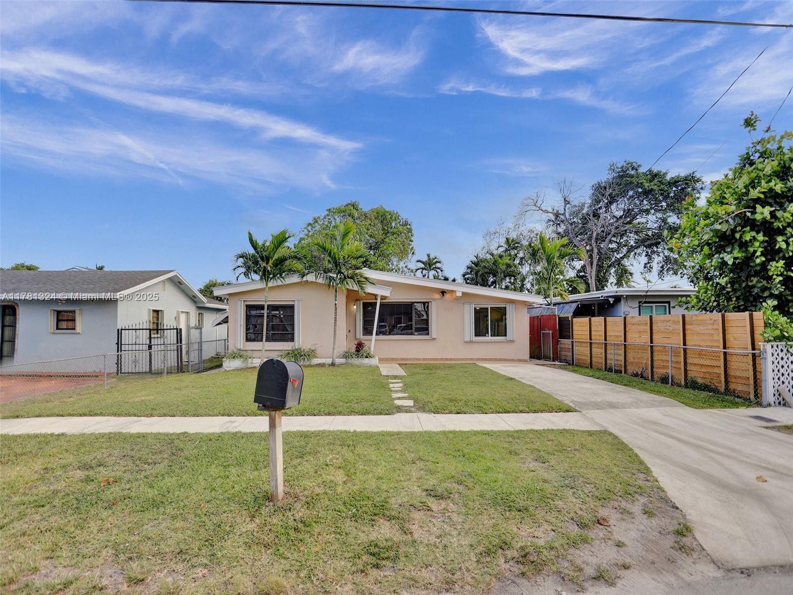 Picture of 410 NE 171St Ter, North Miami Beach, FL 33162