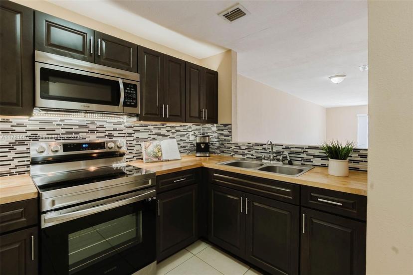 Picture of 8851 NW 119Th St # 2, Hialeah Gardens FL 33018
