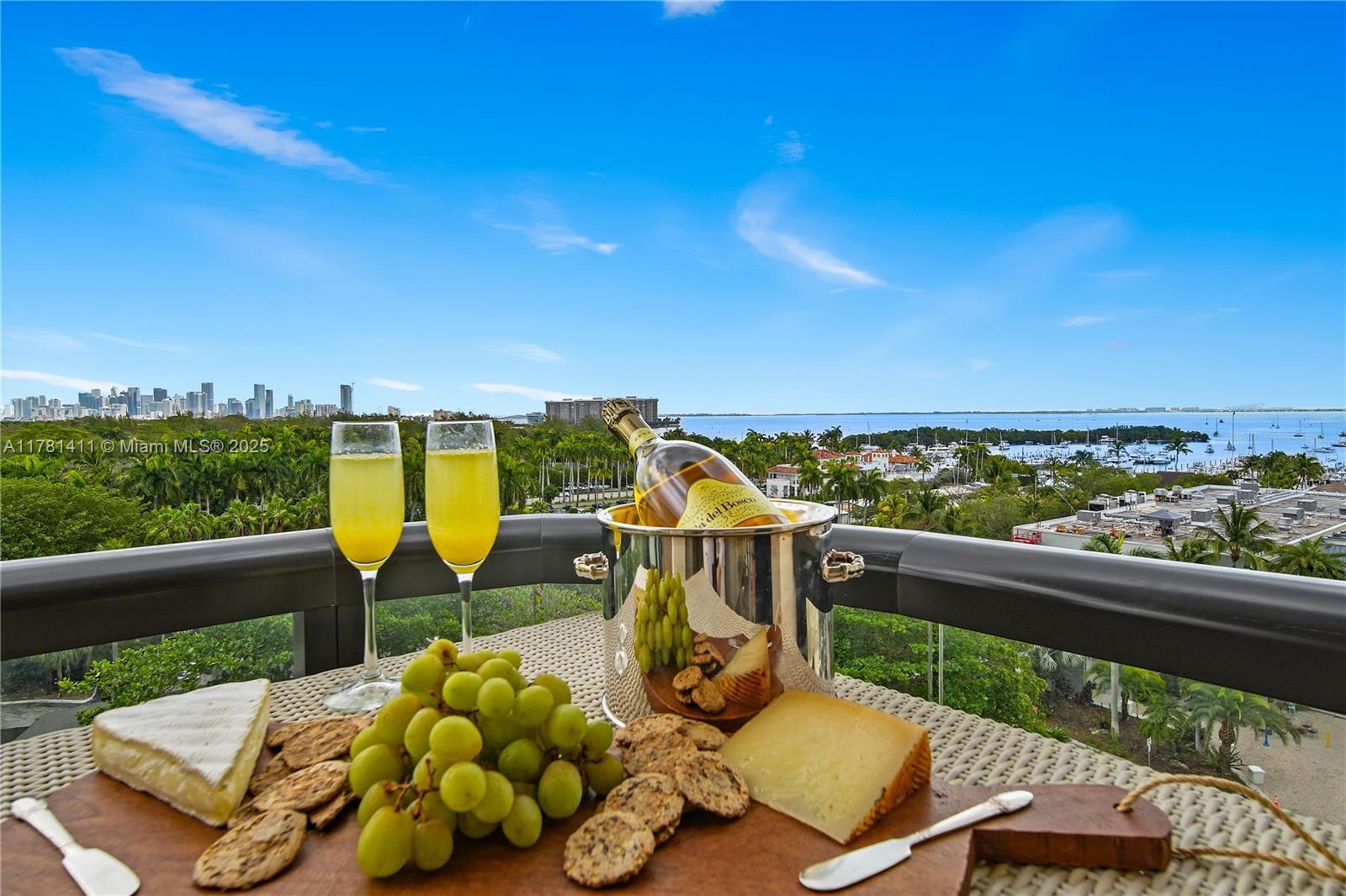 Picture of 2575 S Bayshore Dr # 10B, Miami, FL 33133