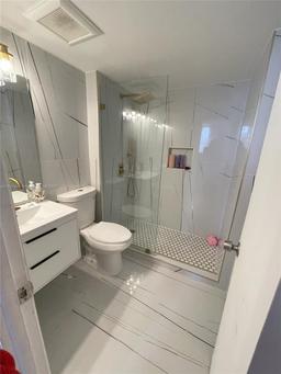 Picture of 112 Royal Park Dr # 2G, Oakland Park, FL 33309