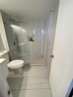 Picture of 112 Royal Park Dr # 2G, Oakland Park, FL 33309