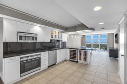 Picture of 1228 West Ave # 1110, Miami Beach, FL 33139