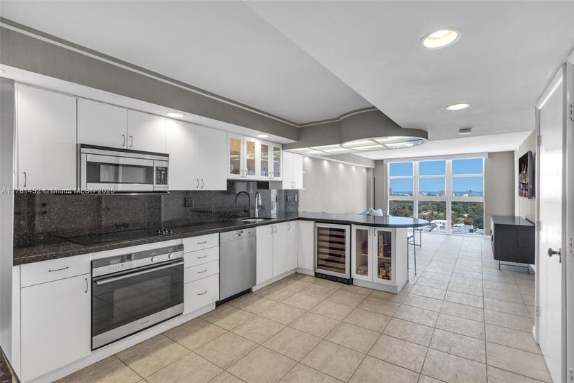 Picture of 1228 West Ave # 1110, Miami Beach FL 33139