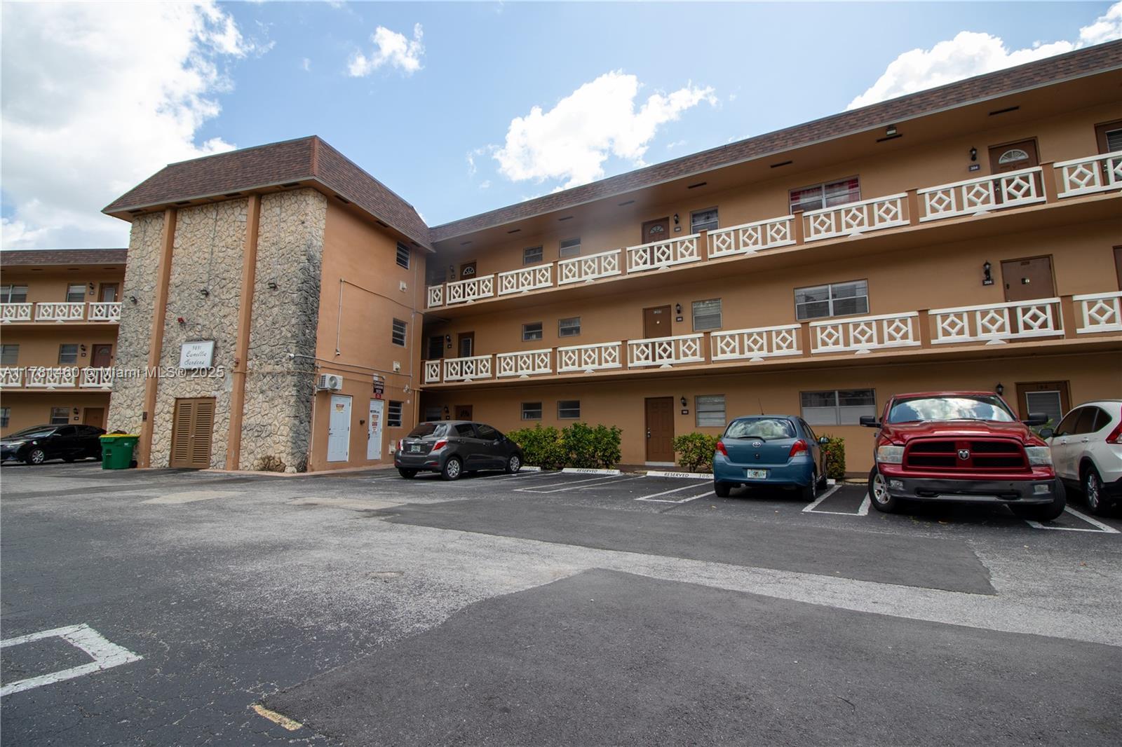 Picture of 5031 W Oakland Park Blvd # 309, Lauderdale Lakes, FL 33313