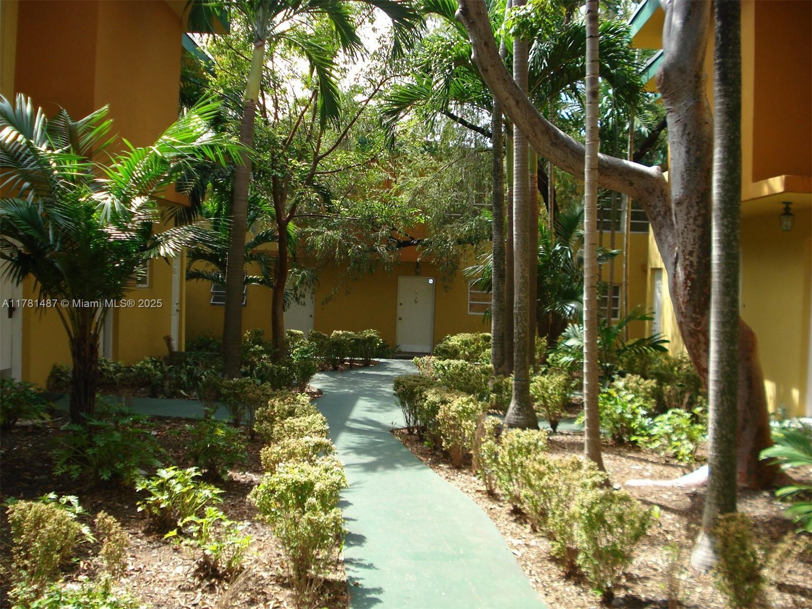 Picture of 3000 Bird Ave # 1C, Miami, FL 33133
