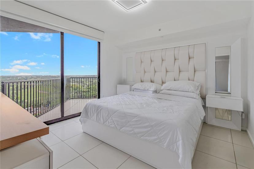 Picture of 5252 NW 85Th Ave # 1402, Doral FL 33166