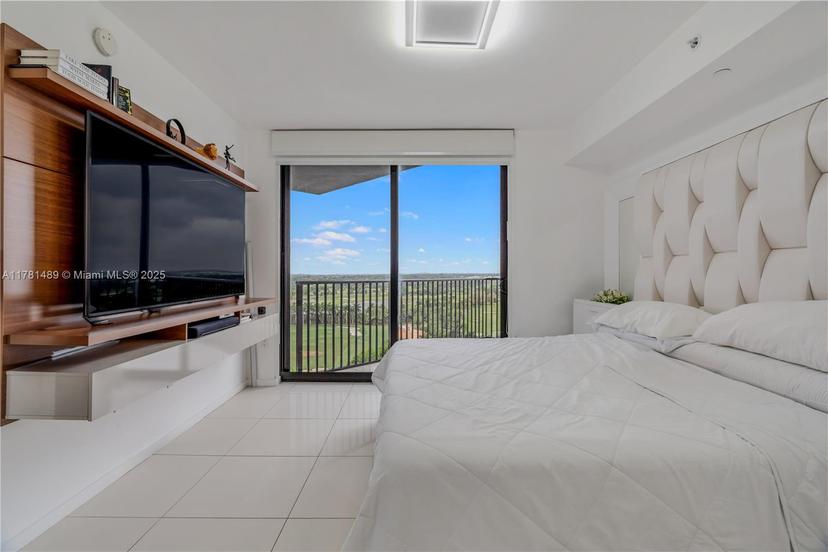 Picture of 5252 NW 85Th Ave # 1402, Doral FL 33166