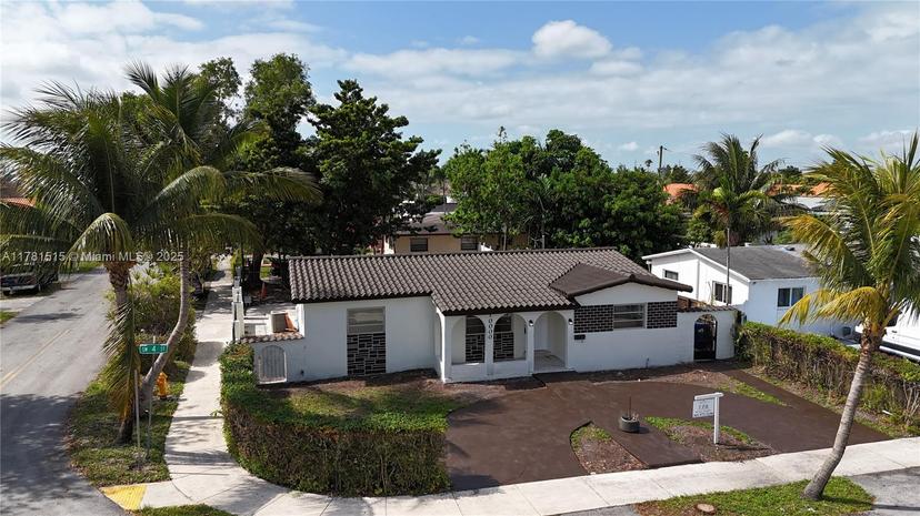 Picture of 10000 SW 4Th St, Sweetwater FL 33174