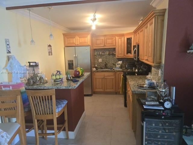 Picture of 6900 Bay Dr # 8I, Miami Beach FL 33141