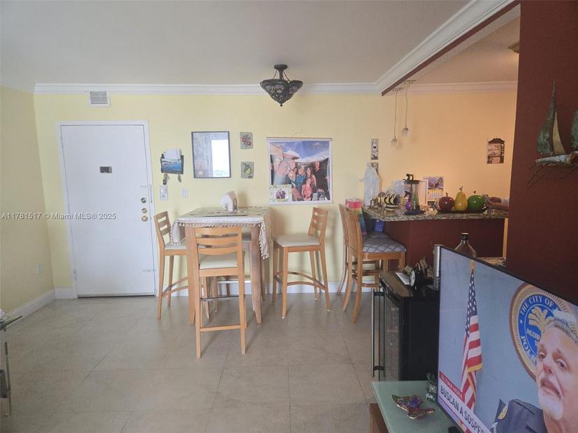 Picture of 6900 Bay Dr # 8I, Miami Beach FL 33141