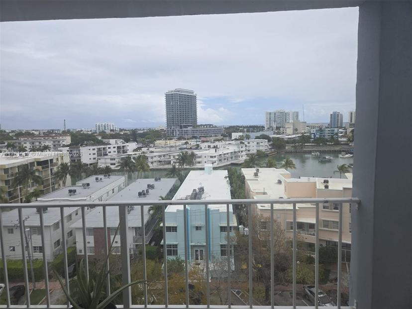 Picture of 6900 Bay Dr # 8I, Miami Beach FL 33141