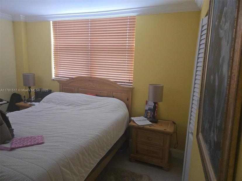 Picture of 6900 Bay Dr # 8I, Miami Beach FL 33141