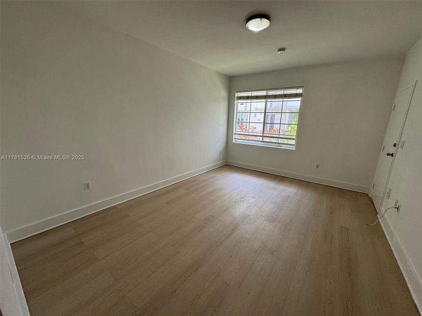 Picture of 1000 Meridian Ave # 17, Miami Beach FL 33139