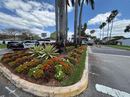 Picture of 17012 NW 66Th Ct, Hialeah, FL 33015
