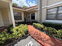 Picture of 17012 NW 66Th Ct, Hialeah, FL 33015