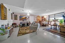 Picture of 665 NE 195Th St # 424, Miami, FL 33179