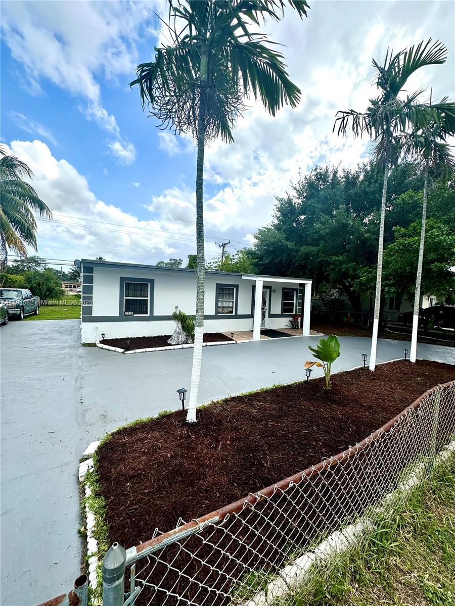 Picture of 2030 NW 167Th St, Miami Gardens, FL 33054