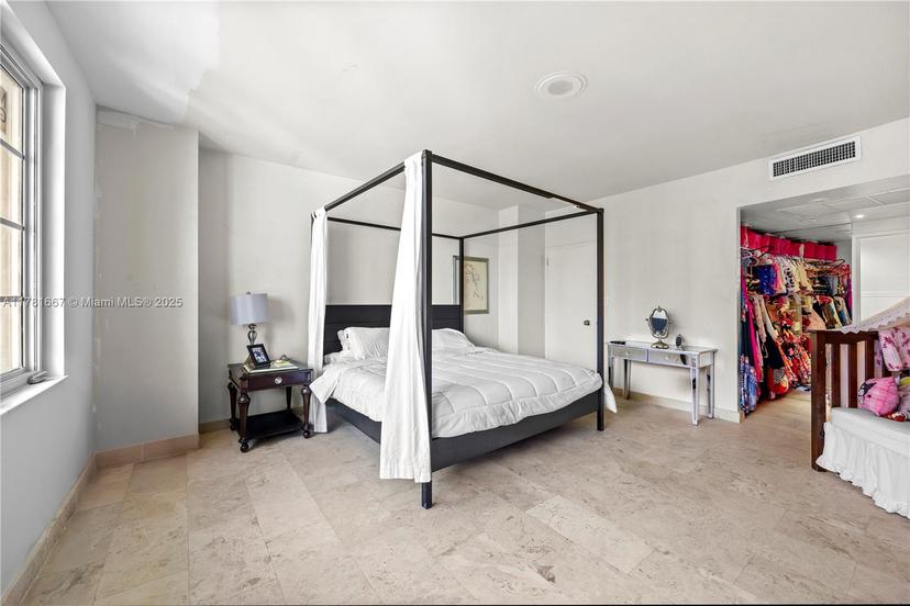 Picture of 5255 Collins Ave # 11A, Miami Beach FL 33140