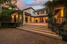 Picture of 555 Arvida Pkwy, Coral Gables, FL 33156