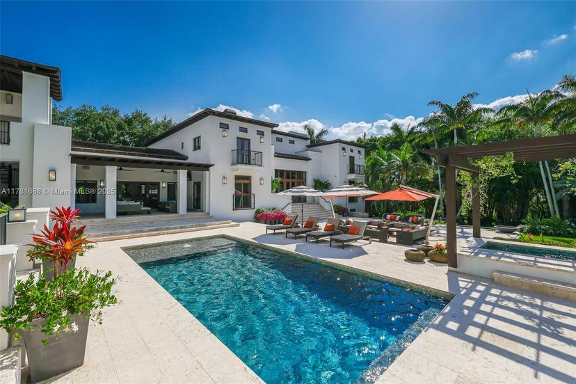 Picture of 555 Arvida Pkwy, Coral Gables FL 33156