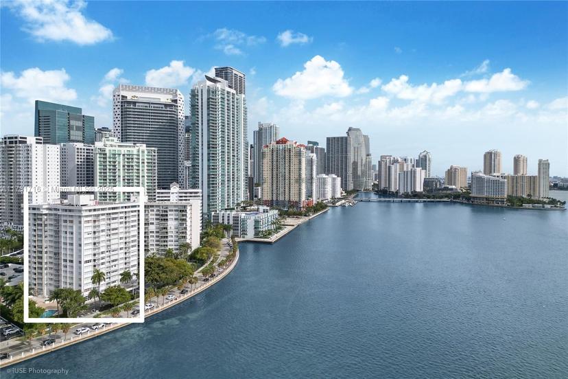 Picture of 1420 Brickell Bay Dr # 1407C, Miami FL 33131