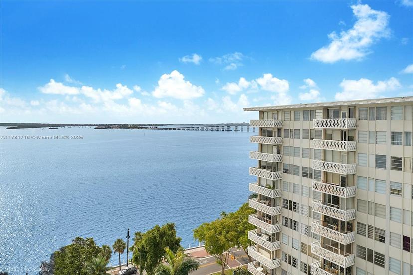 Picture of 1420 Brickell Bay Dr # 1407C, Miami FL 33131