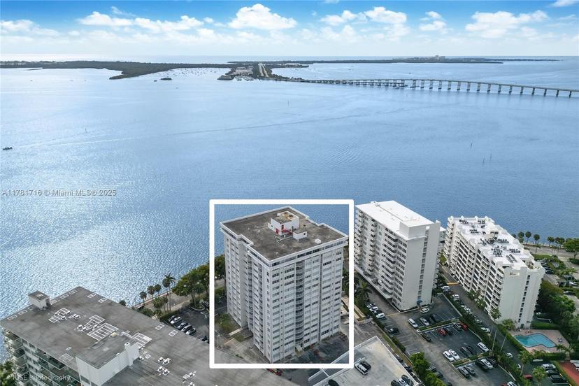 Picture of 1420 Brickell Bay Dr # 1407C, Miami FL 33131
