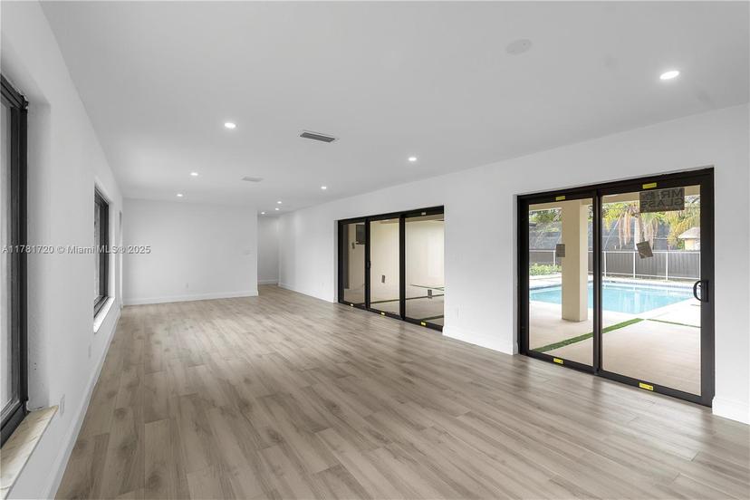Picture of 17020 SW 87Th Ct, Palmetto Bay FL 33157