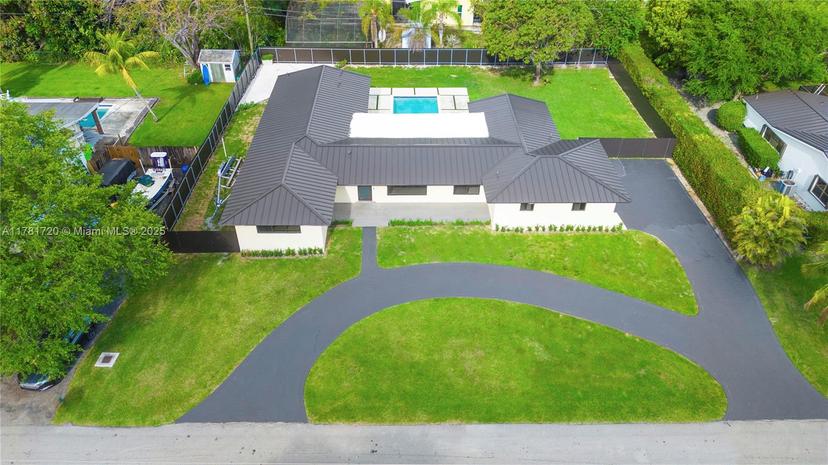 Picture of 17020 SW 87Th Ct, Palmetto Bay FL 33157