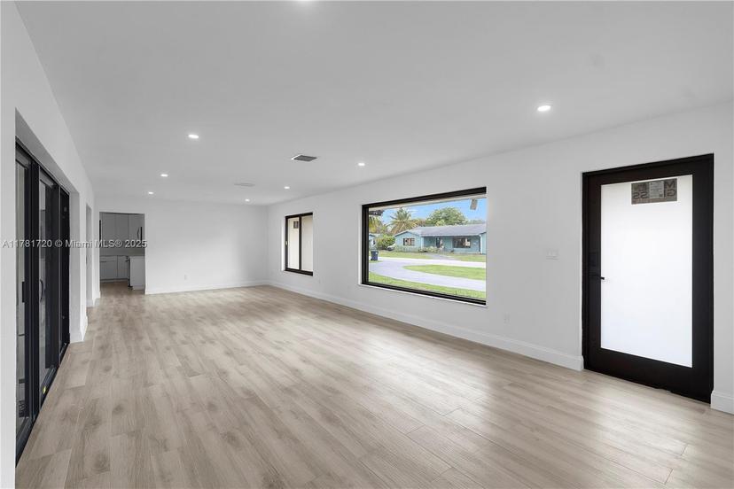Picture of 17020 SW 87Th Ct, Palmetto Bay FL 33157