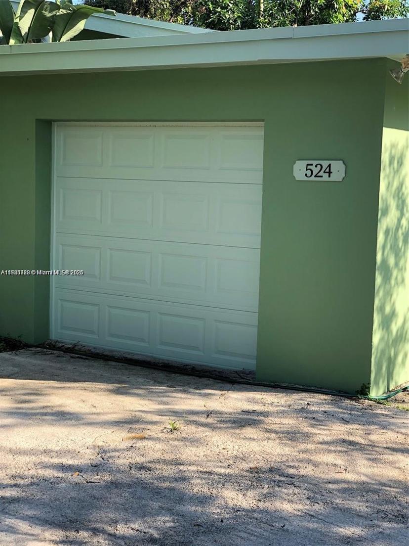 Picture of 524 NE 160Th Ter, Miami FL 33162