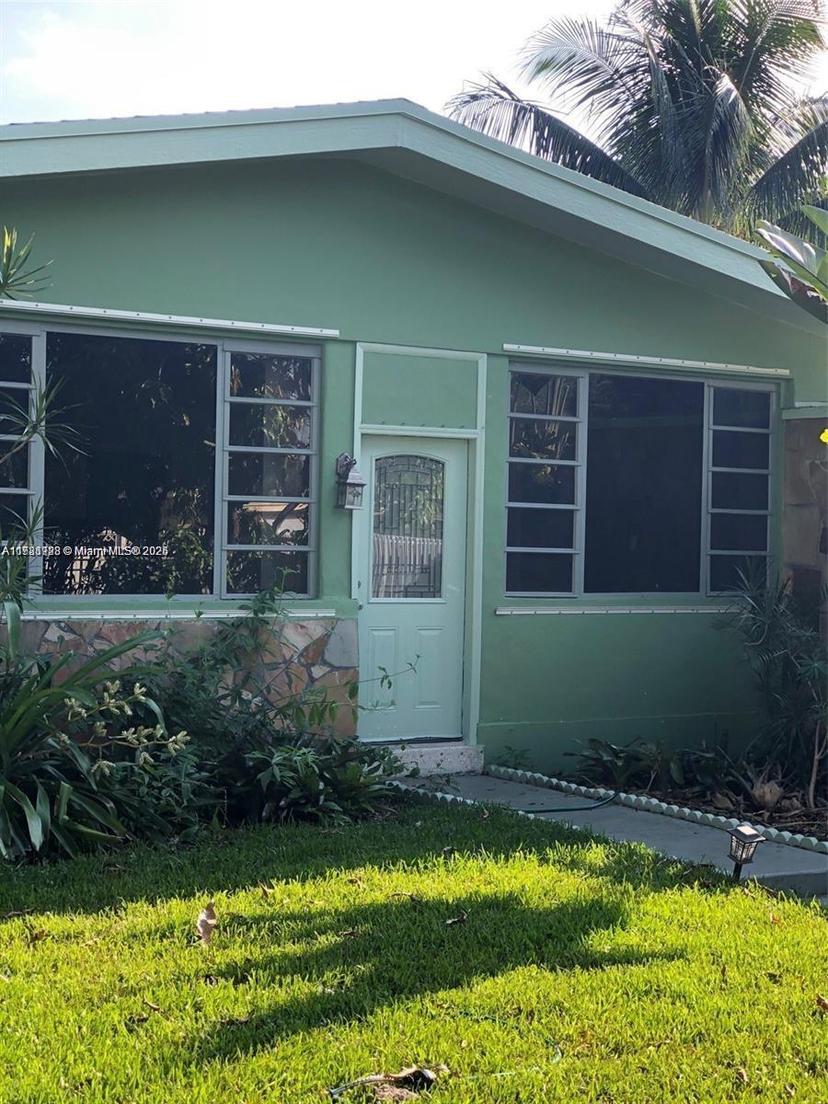 Picture of 524 NE 160Th Ter, Miami FL 33162