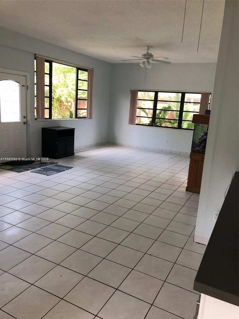 Picture of 524 NE 160Th Ter, Miami FL 33162